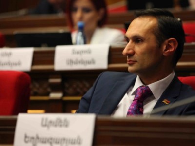 Ստացա ԱԱԾ-ի պատասխանը, որով հայտնում են` իրենք անելիք չունեն Ադրբեջանից ՀՀ 211 մլն դոլար փոխանցման գործով. պատգամավոր
