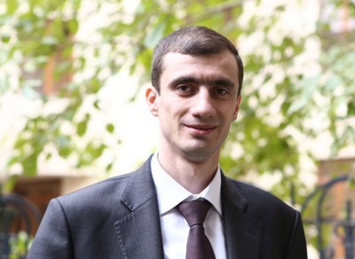 «Փաստ». Ներքաղաքական նոր կոնֆիգուրացիաներ. Մեսրոպ Առաքելյանը Փաշինյանի կողմից «գործուղվում» է ընդդիմության դաշտ