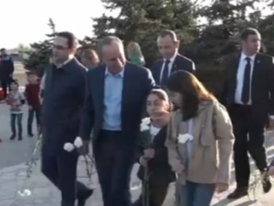 Ի՜նչ մեղք ես, Նիկոլ, էսքան մանր բաներով քեզ թվում ա տրամադրություն ես փոխելո՞ւ. Սեւակ Հակոբյան