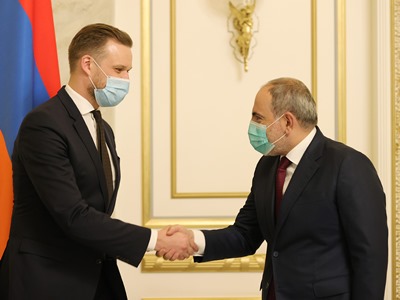Armenia's Pashinyan receives Lithuania FM