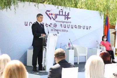 «Փաստ». Սպասվող ընտրությունների «կինդեր - սյուրպրիզը». Վանեցյանը լրջորեն է պատրաստվում