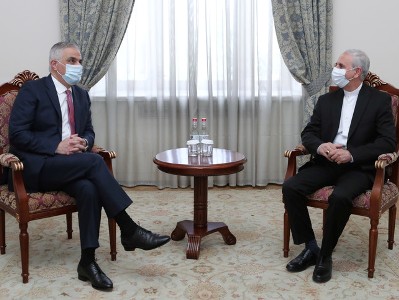 Armenia acting Deputy PM receives Iran Ambassador