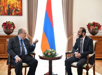 «Հրապարակ». «Ուսապարկերը» շտապում են