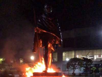 Armenia MFA condemns damaging and burning of pedestal of statue of Mahatma Gandhi in Yerevan