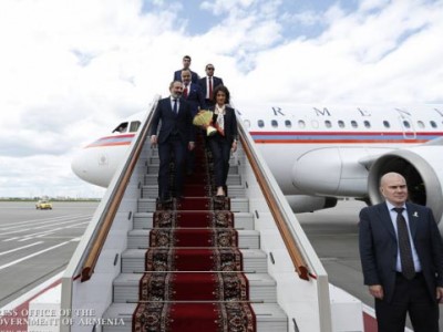 Armenia's Pashinyan returning to Yerevan via another plane