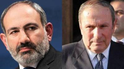 «Հրապարակ». Փաշինյանն ուզում է թուլացնել Տեր-Պետրոսյանի դիրքերը. բանակցություններ են ընթանում