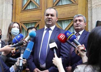«Հրապարակ». Նիկոլ Փաշինյանը մտածում է Արթուր Դավթյանին եւ ՔԿ նախագահ Հայկ Գրիգորյանին փոխելու մասին