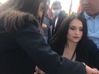 Առաջին դեպքը չէ, երբ խոսնակը թույլ չի տալիս լրագրողին մոտենալ վարչապետին, սա անընդունելի պահվածք է․ հայտարարություն