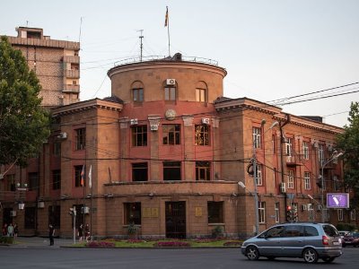 Կենտրոնի թաղապետի տեղակալն ու թաղապետարանի աշխատակիցը ձերբակալվել են. հարուցվել է քրեական գործ