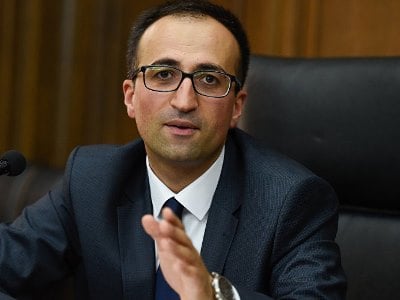 «Հըլը էս անհայրենիք սրիկաներին նայեք». Արսեն Թորոսյանի գրառումը զայրացրել է օգտատերերին