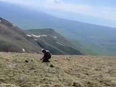 Razm.Info: Azerbaijanis settle on top of mountain 6 km from Armenia Gegharkunik Province village (PHOTOS)