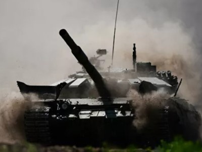 Россия передала Сербии танки и БТР