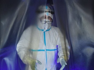 WSJ пишет о тяжелой болезни трех уханьских вирусологов до начала пандемии