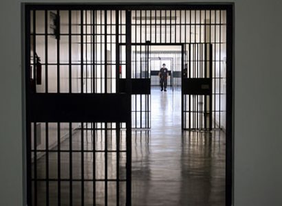 В Судане суд  приговорил к смертной казни офицера по обвинению в убийстве демонстранта