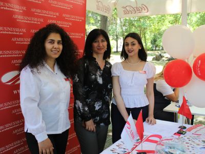 Հայբիզնեսբանկը մասնակցեց «Բուհ-աշխատաշուկա՝ կայուն ապագա» կարգախոսով աշխատանքի տոնավաճառին (ֆոտո)