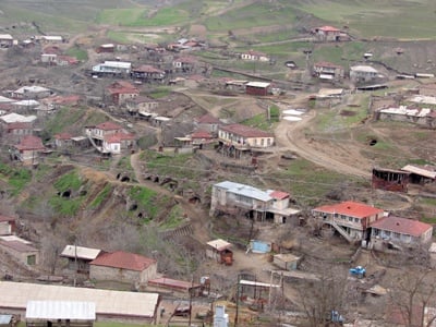 Զենքերը գյուղացիներին բաժանված է, տղաներն էլ գիշերը մարտական հերթապահություն են անցկացնում. Տեղ համայնքի ղեկավար