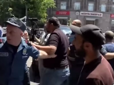 Relatives of missing Armenian servicemen open Heratsi Street in Yerevan