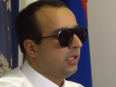 «Շիշ բռնողը» հարձակվել է իր հետ առնչվող քրեական բանդային ձերբակալած ոստիկանների վրա. Mediaport