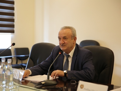 Սիրե՛ք ձեր մասնագիտությունը, արհեստավարժ եղեք ձեր ոլորտում՝ անկախ դժվարություններից. Դումանյանը՝ շրջանավարտներին