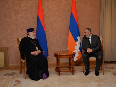 Արցախի ԱԳ նախարար Դավիթ Բաբայանը հանդիպել է Ամենայն հայոց կաթողիկոս Գարեգին Բ-ի հետ