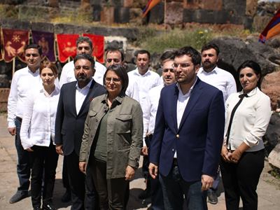 «5165» շարժման նախընտրական քարոզարշավի սկզիբը տրվեց Աղձք բնակավայրում, որտեղ Արշակունիներին դամբարանն է (ֆոտո)