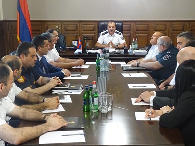 Արթուր Դավթյանը խորհրդակցություն է անցկացրել Սյունիքի մարզի իրավապահների հետ