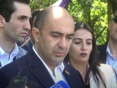 Խոսքուկռիվ «Լուսավոր Հայաստանի» նախագահի եւ քաղաքացու միջեւ