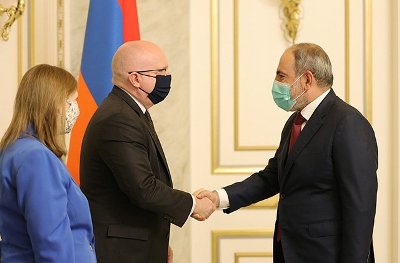 «Ժողովուրդ». Զավեշտալի իրավիճակ. «ով է» այս պահին Նիկոլ Փաշինյանը