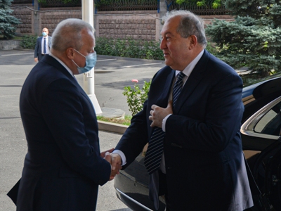 Armenia President visits Russia embassy, meets with ambassador