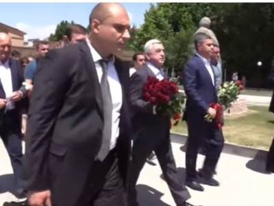 Armenia ex-President Serzh Sargsyan pays tribute to late PM Andranik Margaryan