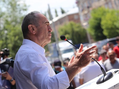 Քոչարյանը քարոզարշավի ավարտին հազարավոր մարդկանց հրավիրում է Հանրապետության հրապարակ, Փաշինյանը չեղարկել է հանրահավաքը
