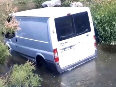 «Կորեայի ձորում» «Ford Transit»-ը հայտնվել է գետի մեջ. փրկարարները դուրս են բերել