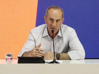 Մենք մուրճ ենք վերցնելու ոչ թե մարդկանց գլուխները ջարդելու, այլ երկիրը շենացնելու համար. Ռոբերտ Քոչարյան