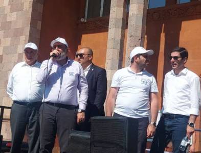 «Հրապարակ». Ավշարցիներն ատամ են ցույց տվել