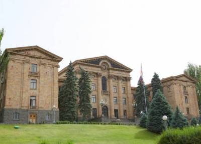 «Հրապարակ». Փաշինյանն աչքի լույսի պես պիտի պահպանի ԱԺ անցած իր պատգամավորներին