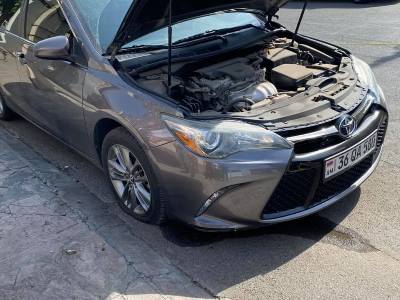 Hand grenade is thrown under Armenia public, political figure’s car (PHOTOS)