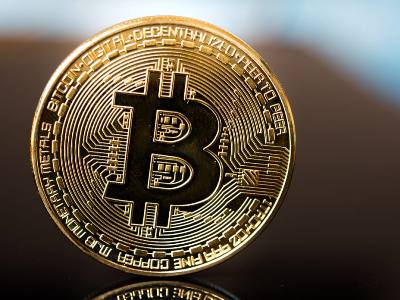 Биткойн упал на 8,8%
