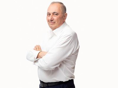 Блок «Армения» решительно осуждает арест известного врача Армена Чарчяна