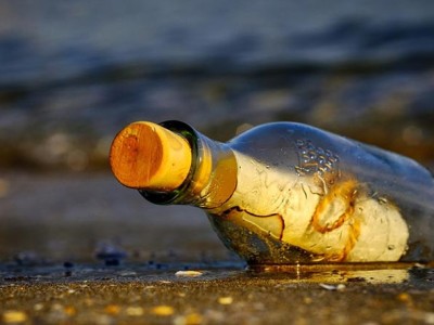 Կինը 95 տարվա նամակ է գտել շշի մեջ եւ կատարել է ուղարկողի խնդրանքը