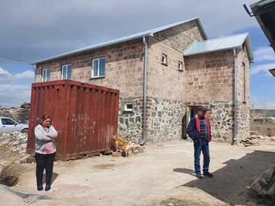Վագոն-տնակների ապամոնտաժումը նպատակ՝ տարիների գործընկերների համար (ֆոտո)