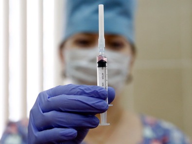 Greece to pay young people for vaccinations