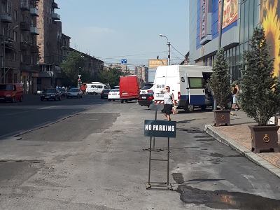 «Веселые» горки в Ереване: Что разрыто, то забыто