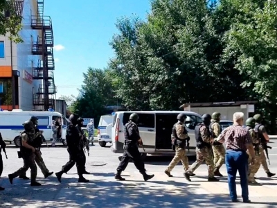 Неизвестный мужчина, захвативший заложников в отделении Сбербанка в Тюмени, задержан