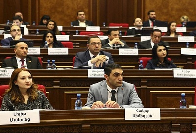 «Ժողովուրդ». Լուսանցքից դուրս մնացածները. Նրանց շարքում է Արարատ Միրզոյանը, որը տեղյակ չէ, թե ինչ է իրեն սպասում