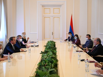 Բարձր ենք գնահատում մեր բարեկամներին ու նրանցից ստացած աջակցությունը. Արմեն Սարգսյանն ընդունել է Օլիվեր Վարհեիին