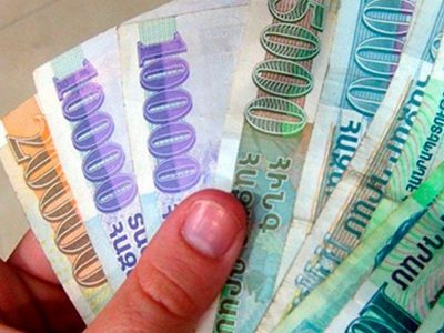 Newspaper: Azerbaijanis sell Armenian national currency