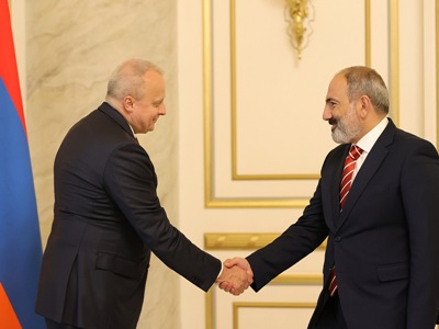 Armenian acting PM receives Russia Ambassador