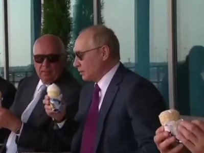 Путин на МАКС не стал нарушать заведенную им традицию и попробовал мороженое