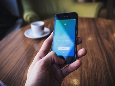 Twitter временно заблокировал аккаунт законодателя-республиканки из-за твитов о коронавирусе