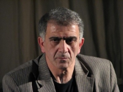 Փաշինյանի աներձագ Հրաչյա Հակոբյանն ասաց՝ 5 թատրոնը հերիք է.Ռոբերտ Հակոբյան